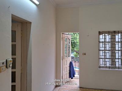 Cho thuê tập thể tầng 2, diện tích 90m2, 3 ngủ, 2 wc,mới sơn sửa đẹp tập thể phố yên bái 1 1