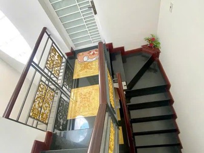 Ô tô ngủ nhà, 4 tầng mới đẹp ở ngay, 2 giếng trời, phòng trệt cho gd có người lớn tuổi 3