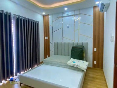 Ô tô ngủ nhà, 4 tầng mới đẹp ở ngay, 2 giếng trời, phòng trệt cho gd có người lớn tuổi 4