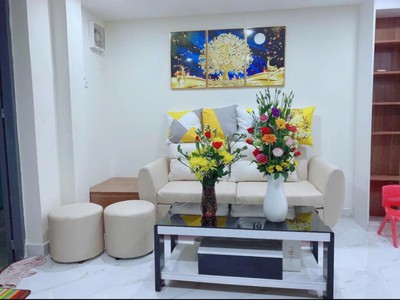 Nhà 2 tầng ở ngay, 30m2, ngang 5m, linh đông thủ đức, giá 3 tỷ tl 3
