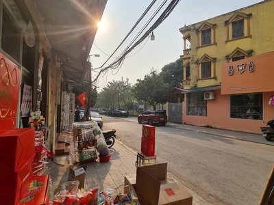 Bán nhà 3 tầng phố Tôn Thất Tùng, Liên Bảo, Vĩnh Yên, Vĩnh Phúc. Giá chỉ 11 tỷ 3