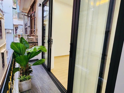 Chính chủ cho thuê MBKD mặt hồ hoàng càu 5083