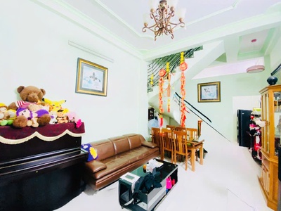 Trung tâm tân bình   nhà đẹp 3 tầng   sân rộng   gần mt phạm văn hai   chỉ 7.x tỷ. 0