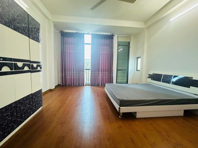 Bán nhà đội cấn 56m 3 tầng mặt tiền 4,5m giá chào 8,5 tỷ 1