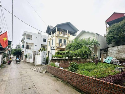 Bán lô   đản mỗ, uy nỗ   gần bến xe hiếm có khó tìm - dt 74m - giá 70tr/1m 2