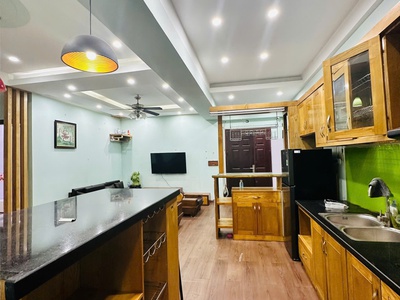 Chính chủ cho thuê MBKD mặt hồ hoàng càu 5018