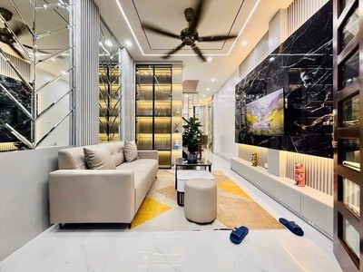 Bán nhà ngọc thụy, long bien - 40m - 5 tầng- nhỉnh 6 tỷ - ô tô 7 chỗ đỗ cửa - việt pháp, vô vàn 0