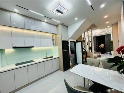 Bán nhà phố ngọc lâm, long biên 42m - 5 tầng- nhỉnh 6 tỷ - ô tô 7 chỗ đỗ cửa - gần phố, vô vàn tiện 1
