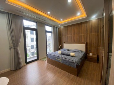 Chính chủ cho thuê MBKD mặt hồ hoàng càu 5123