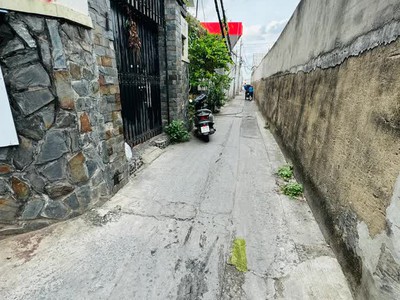 Bán gấp nhà hẻm số 825 trường chinh 97 mét  ,2 tầng, ngang 4.9m, giá  6.4 tỷ tân phú hồ chí minh - 0