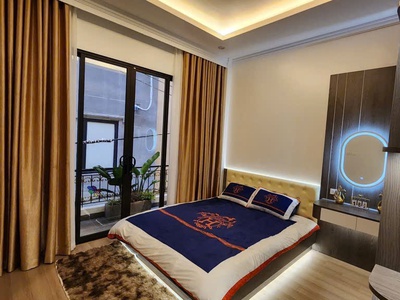 Chính chủ cho thuê MBKD mặt hồ hoàng càu 4818