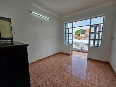 Cần bán nhà 4 tầng đường thông, ngay trung tâm thành phố nha trang. 3