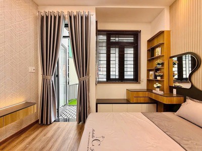 Bán nhà căn góc 2mt phạm văn hai, p3, tân bình  4,5x14  4 tầng 7 tỷ 1