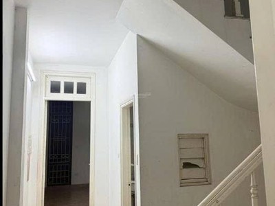 Cho thuê nhà tại đầm trấu, 100m2  4.5tầng, 10 ngủ, 5 vệ sinh, 35 triệu có t.lượng 2