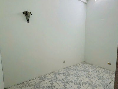 Cho thuê nhà nguyên căn ngõ 281 khương trung, 40m2 x 2 tầng 1 tum.2 ngủ.2 wc, 9 triệu/th 2
