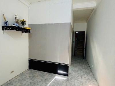 Cho thuê nhà nguyên căn ngõ 281 khương trung, 40m2 x 2 tầng 1 tum.2 ngủ.2 wc, 9 triệu/th 3