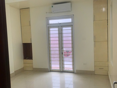 Cho thuê nhà nguyên căn 950 nguyễn khoái. 65m2 x 4 tầng, 4 ngủ. 11 triệu 4