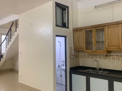 Cho thuê nhà nguyên căn 950 nguyễn khoái. 65m2 x 4 tầng, 4 ngủ. 11 triệu 2