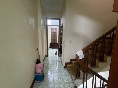 Cho thuê nhà nguyên căn ngõ 201 trường chinh, 45m2 x 3 tầng, 2ngủ, 2wc, 8 triệu/tháng 2