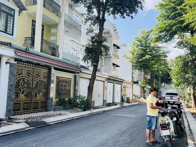 Bán nhà 4 tầng mặt tiền 10m   khu vip tên lửa   7x14m   gần aeon   giá tốt nhỉnh 12 tỷ 0