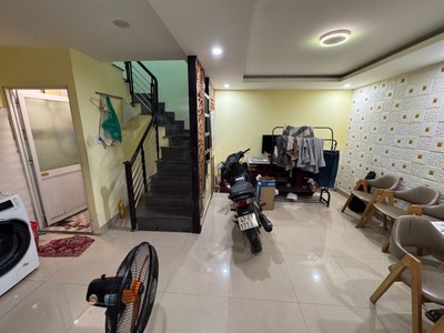 Nhà kiệt hoàng diệu thông lê đình lý, 30m2, 2 tầng 2.x tỷ 3