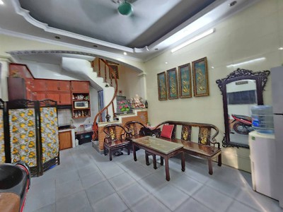 Bán nhà 4 tầng phố tân mai 26m2 cách ngõ ô tô chỉ 10m dân xây chủ bán nhanh giá chỉ 5.2 tỷ 2