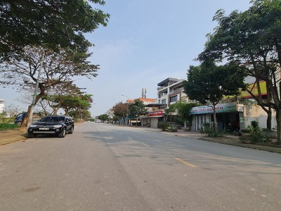 Chính chủ cho thuê MBKD mặt hồ hoàng càu 4680