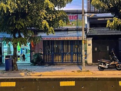 Giá tốt  bán nhà c4 cũ mt lê thị riêng, thới an, q.12   vị trí vàng kd 2
