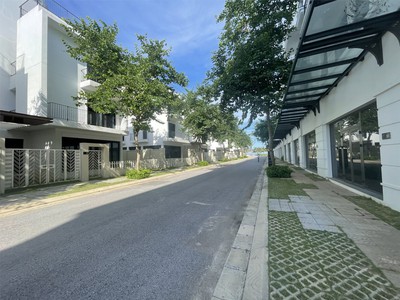 Chính chủ cho thuê MBKD mặt hồ hoàng càu 4427