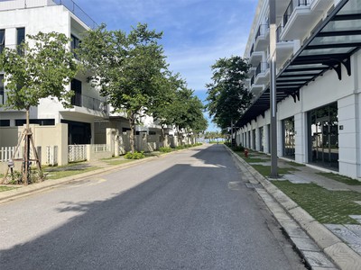 Chính chủ cho thuê MBKD mặt hồ hoàng càu 4426