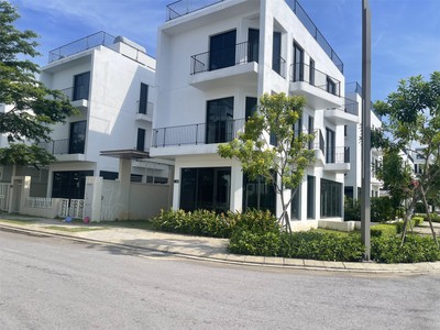 Chính chủ cho thuê MBKD mặt hồ hoàng càu 4432