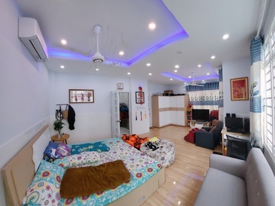 Bán nhà có 2 mặt tiền vói bề ngang lớn bề thế- đường đoàn văn bơ thông ra vĩnh khánh và hoàng diệu. 1