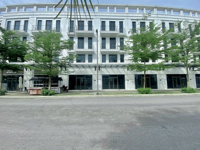Chính chủ cho thuê MBKD mặt hồ hoàng càu 4451