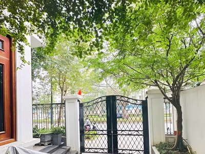 Bán bt 198m2 cạnh trường unis, academy. full nt giá 78 tỷ. 1