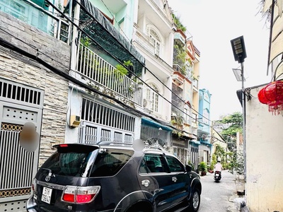 Bán nhà đẹp hẻm xe hơi thông gần chợ phạm văn bạch, 5 tầng, 5 phòng ngủ, chỉ 5 tỷ 450 thương lượng 0