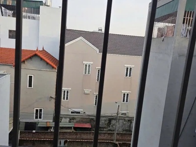 Bán nhà riêng bát khối 35m2,x 5 tầng mặt tiền 6m, 5.4 tỷ long biên. 4