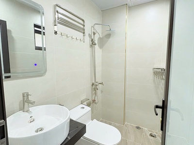 Chính chủ cho thuê MBKD mặt hồ hoàng càu 5252