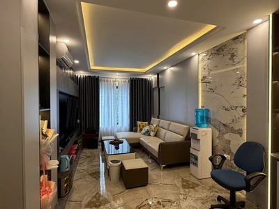 Bán nhà mới ở luôn giang biên -long biên 35m2 x6 tầng mặt tiền 3.5m,6 tỷ. 2