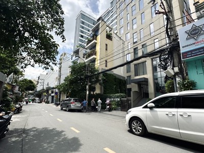 CHÍNH CHỦ BÁN ĐẤT MT Nguyễn Cửu Vân, TP Tân An, gần Aeon Mall. Giá 850tr 0