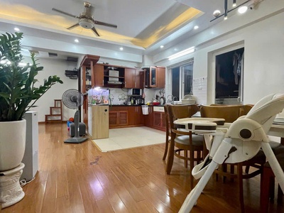 Chính chủ cho thuê MBKD mặt hồ hoàng càu 6039