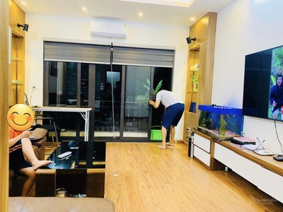 Chính chủ cho thuê MBKD mặt hồ hoàng càu 5740