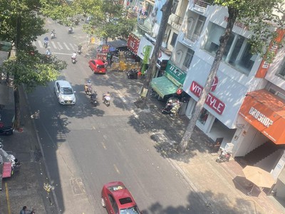 Quận 555 mặt tiền 2 chiều kd sầm uất nguyễn trãi -80m-5tầng hđt 80tr/th vuông a4 2
