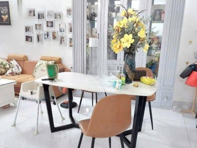 Nhà mới đẹp- 4 tầng- nhà bè- chỉ hơn 6 tỷ 2