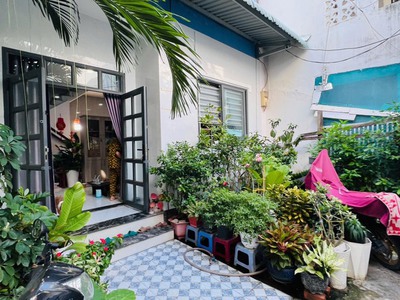 Bán nhà nguyễn duy ngang 6m dtsd 190m2 chỉ 9 tỷ 9 0