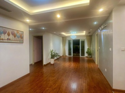 Chính chủ cho thuê MBKD mặt hồ hoàng càu 6301