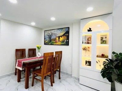 Bán gấp 350   p16   nguyễn văn lượng 28 mét cấp 4  giá  5 tỷ gò vấp hồ chí minh diện tích: 28m 0