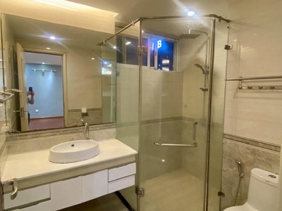 Chính chủ cho thuê MBKD mặt hồ hoàng càu 6302