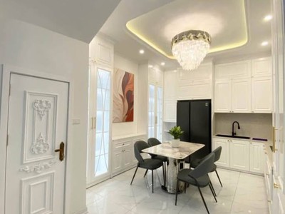 Chị điệp giáo viên bán nhà ngọc thụy, long biên 45m, 5 tầng, ô tô vf8 đỗ cửa- 7 tỏi 3