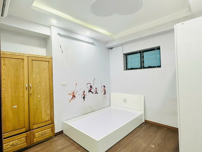 Chính chủ cho thuê MBKD mặt hồ hoàng càu 6178