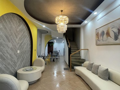 Chính chủ cho thuê MBKD mặt hồ hoàng càu 5747